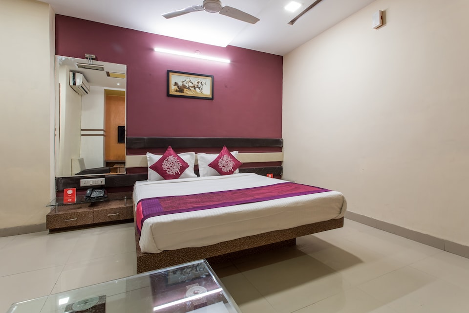 OYO 6320 Shri Balaji Avenue, Airport Road - Indore, Indore
