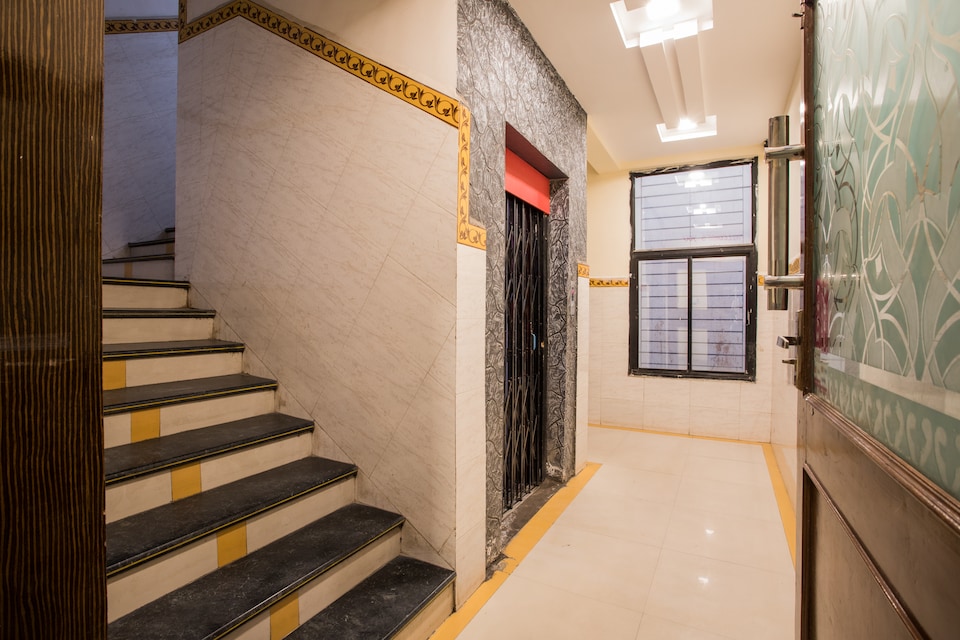 OYO 6320 Shri Balaji Avenue, Airport Road - Indore, Indore