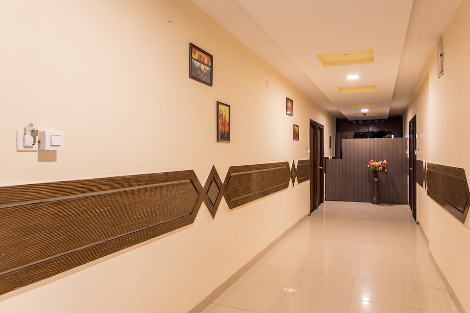 OYO 6320 Shri Balaji Avenue, Airport Road - Indore, Indore
