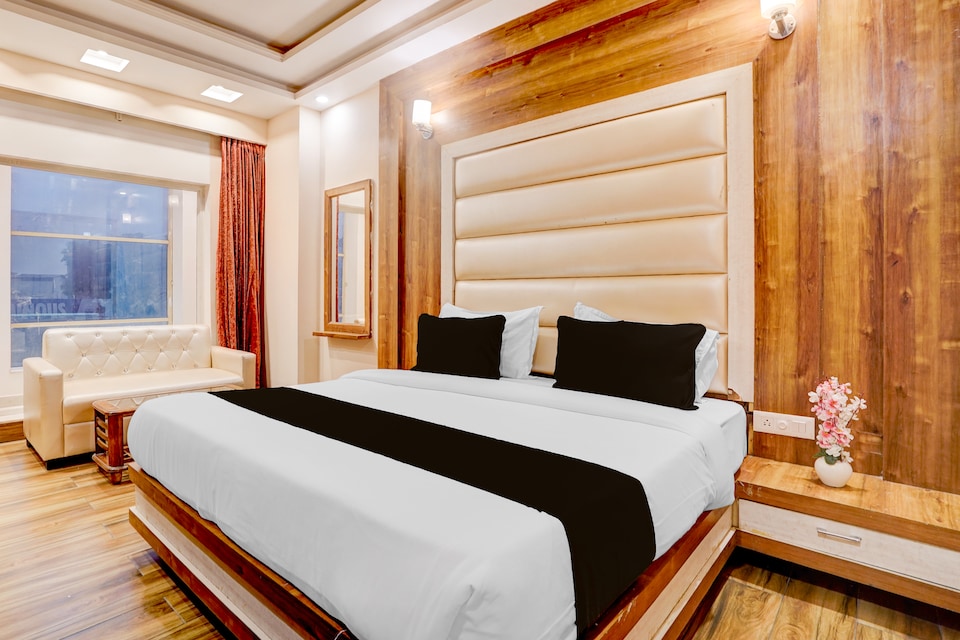 Townhouse Oak Dehradun Court Formerly GK Residency, Dehradun Railway Station, Dehradun