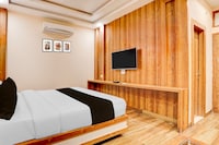 Super Townhouse Oak Dehradun Court Formerly GK Residency