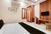 Super Townhouse Oak Dehradun Court Formerly GK Residency