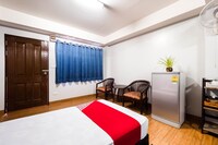 OYO 1157 Ploy Pailin Place