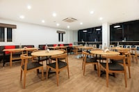 Super OYO TOWNHOUSE NEAR ESI HOSPITAL, SR NAGAR