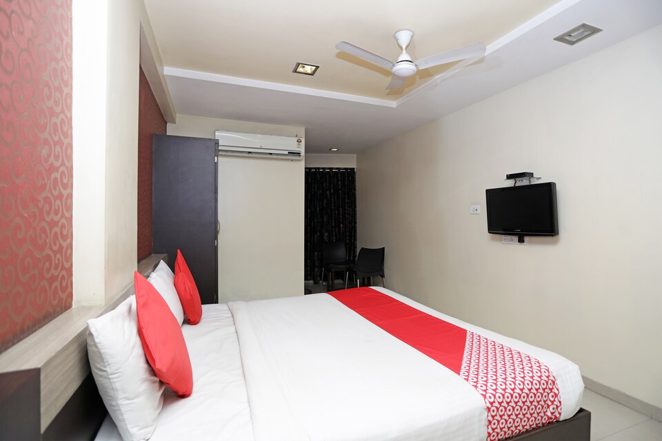 OYO Flagship 30507 Prince Regency Yerwada, Koregaon Park Pune, Pune