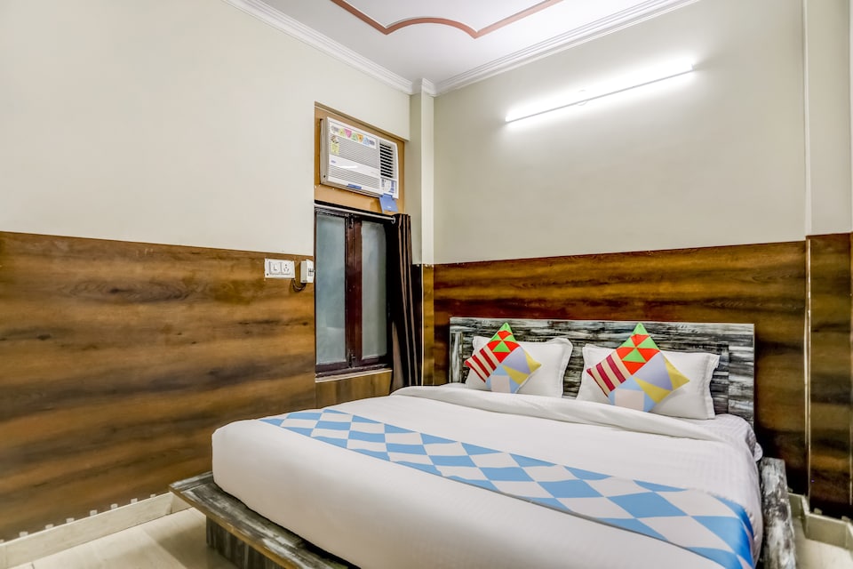 OYO Home 75082 Silver Homes, Dwarka Delhi, Delhi