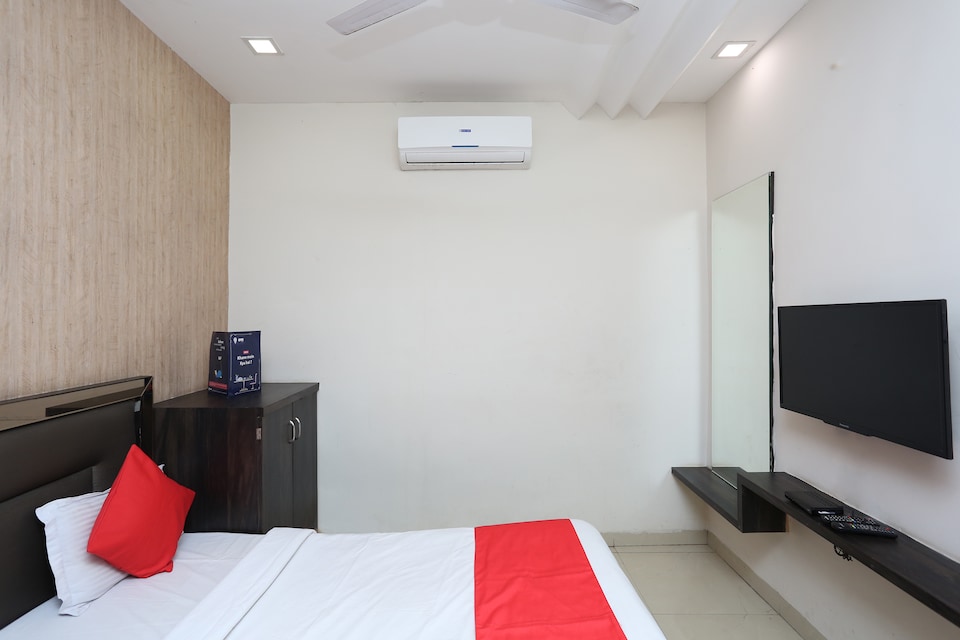 OYO 6325 Hotel Kiran, Jaistambh Chowk, Raipur
