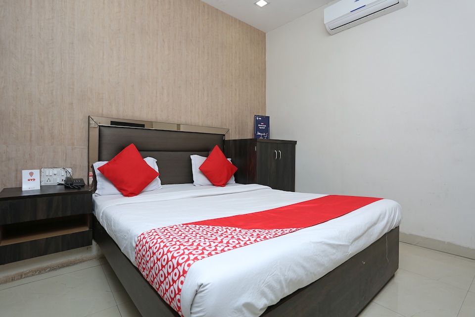 OYO 6325 Hotel Kiran, Jaistambh Chowk, Raipur