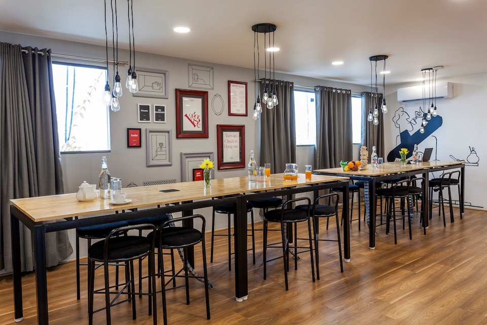 OYO Townhouse 007 Indiranagar, Indiranagar Bangalore, Bangalore