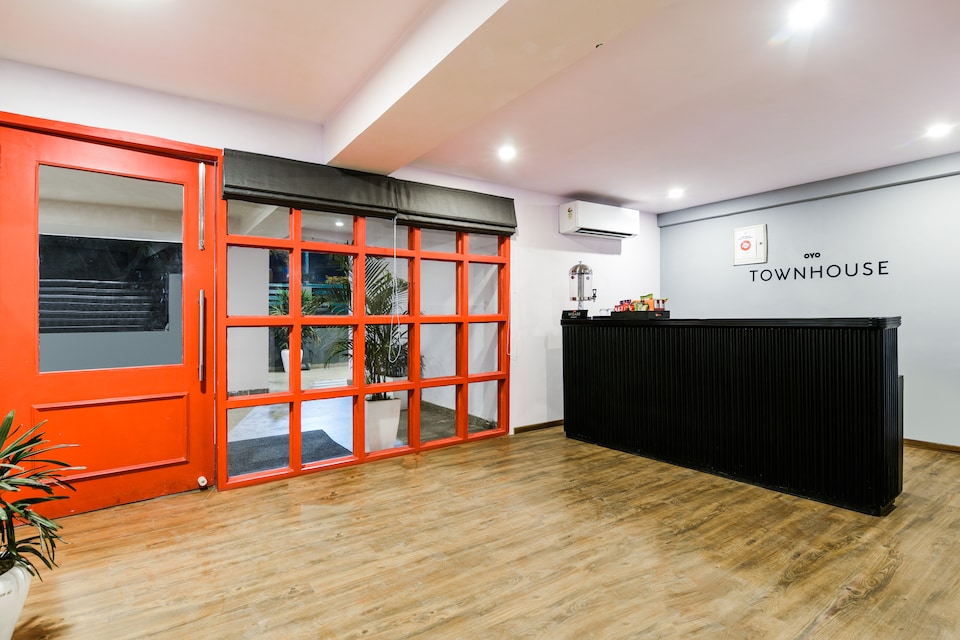 OYO Townhouse 086 Pankha Road, Paschim Vihar Delhi, Delhi