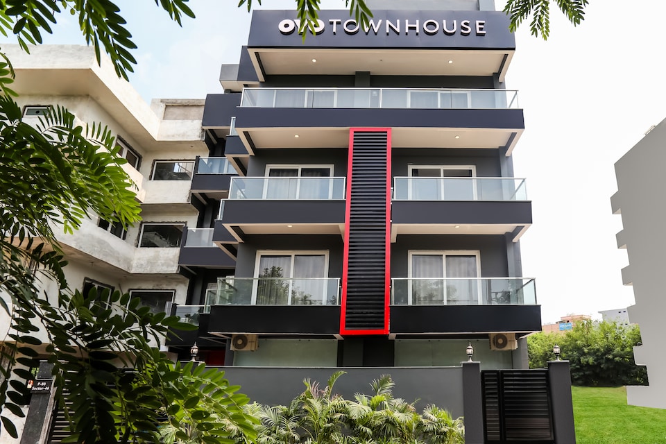 Super Townhouse 158 Near Netaji Subhash Marg Near Appu Ghar, Golf Course Road, Gurgaon