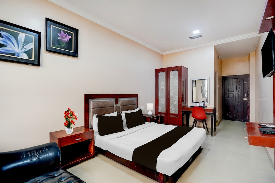 Super Hotel O Rani Durgawati Crossway Formerly Orient Palace, Sitabuldi Nagpur, Nagpur