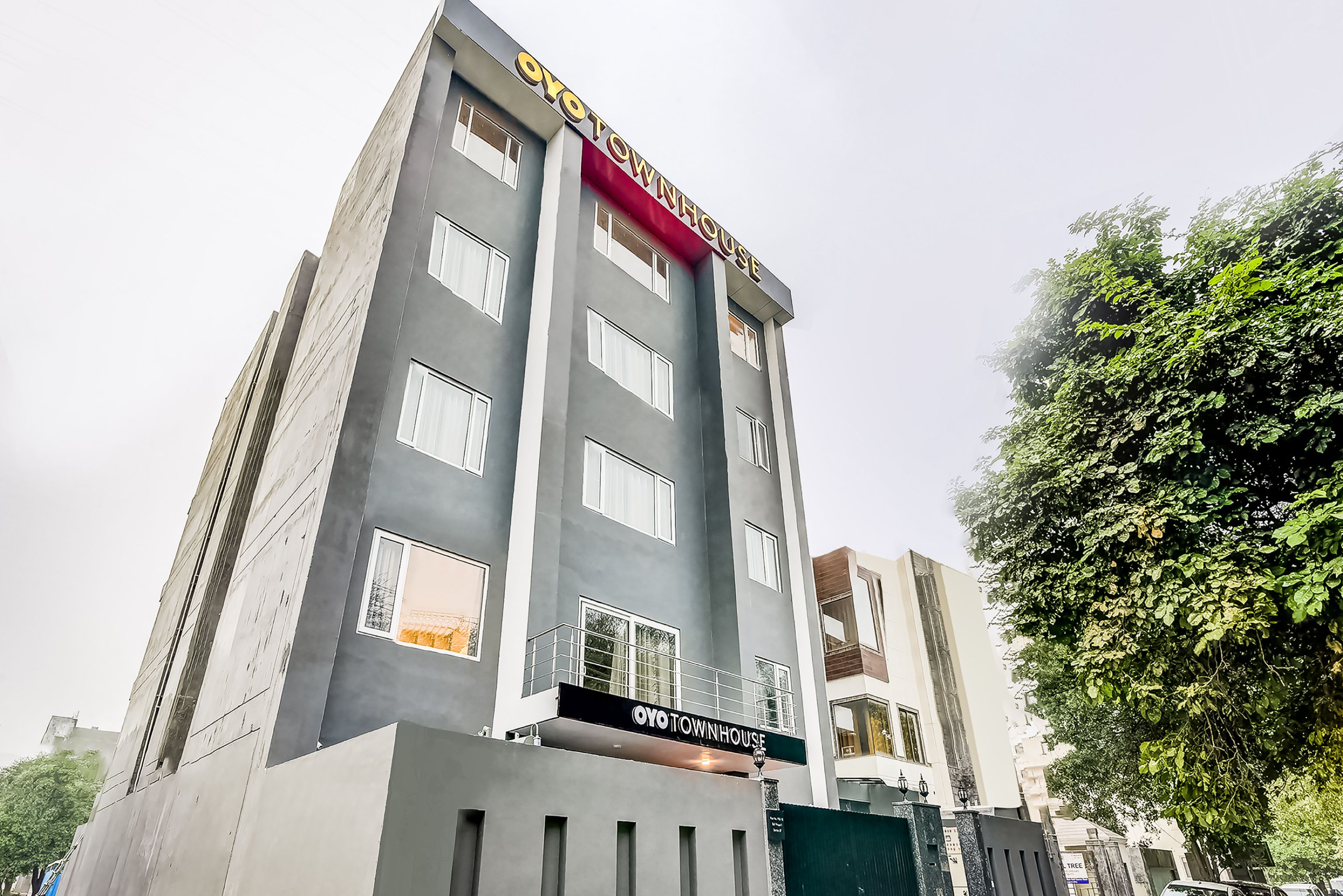 Townhouse Golf Course Road Gurgaon Near Appu Ghar
