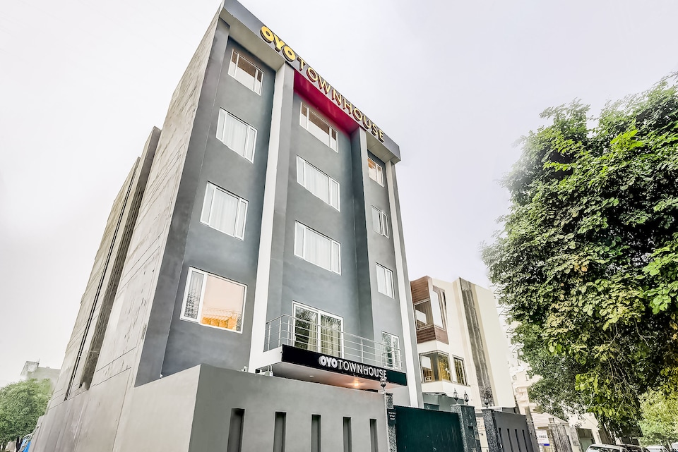 Townhouse Golf Course Road Gurgaon Near Appu Ghar, Golf Course Road, Gurgaon