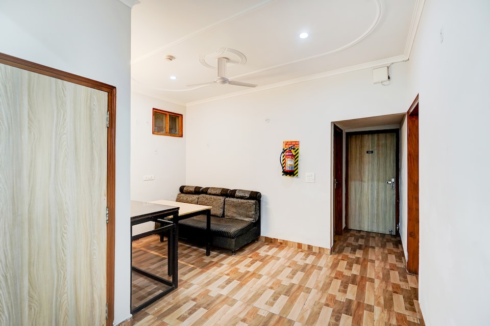 Super Collection O Sector 20 Noida, Noida Stadium, नोएडा