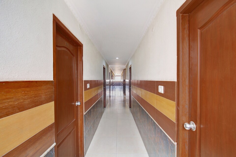 OYO 958 Hotel Greenwood Inn, BTM Madiwala Bangalore, Bangalore