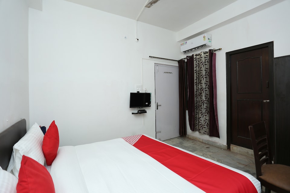 Hotel O Raghav Hotel, Ghaziabad City, Ghaziabad