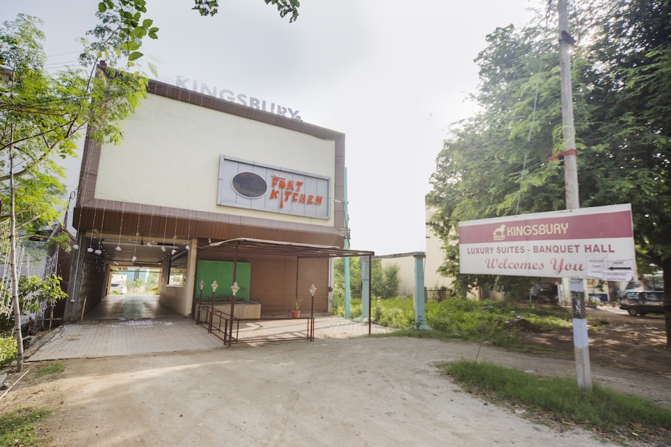 CAPITAL O75170 Kingsbury Fiesta, Vellore, Vellore