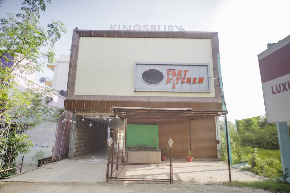 CAPITAL O75170 Kingsbury Fiesta, Vellore, Vellore