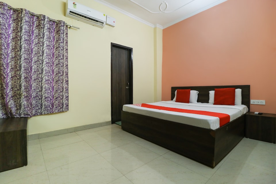 Flagship Hotel Aniket Residency, Golden Temple Road Amritsar, Amritsar