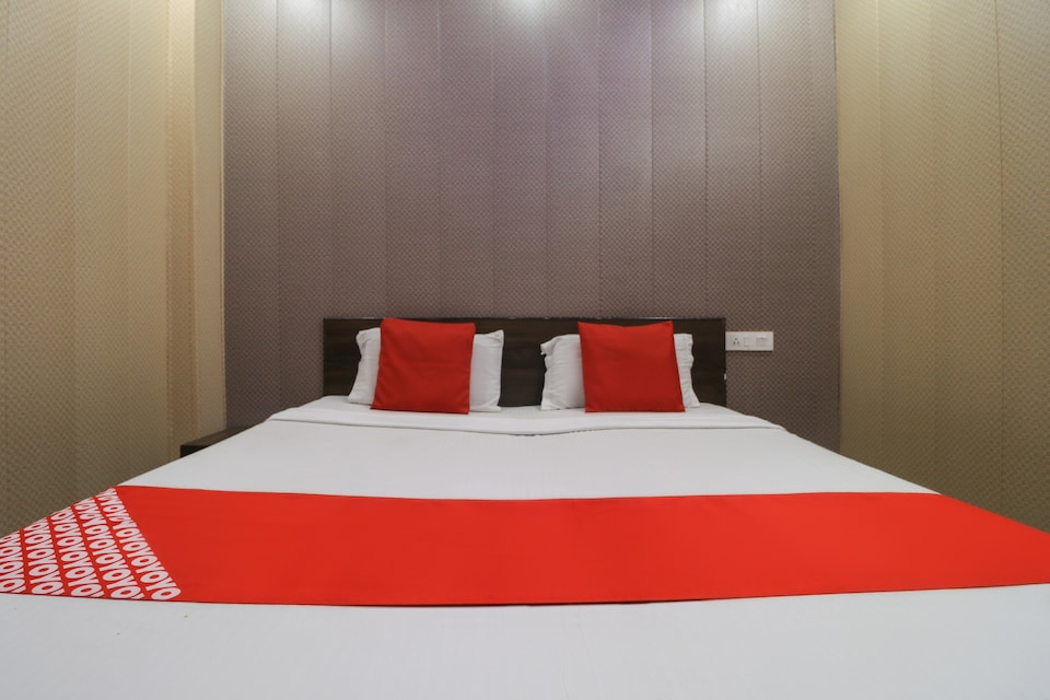 Flagship Hotel Aniket Residency, Golden Temple Road Amritsar, Amritsar