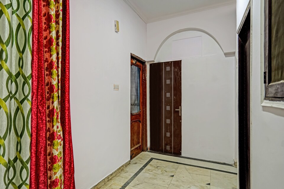 OYO Happy Home Near Iskcon Temple Noida, Noida Stadium, Noida