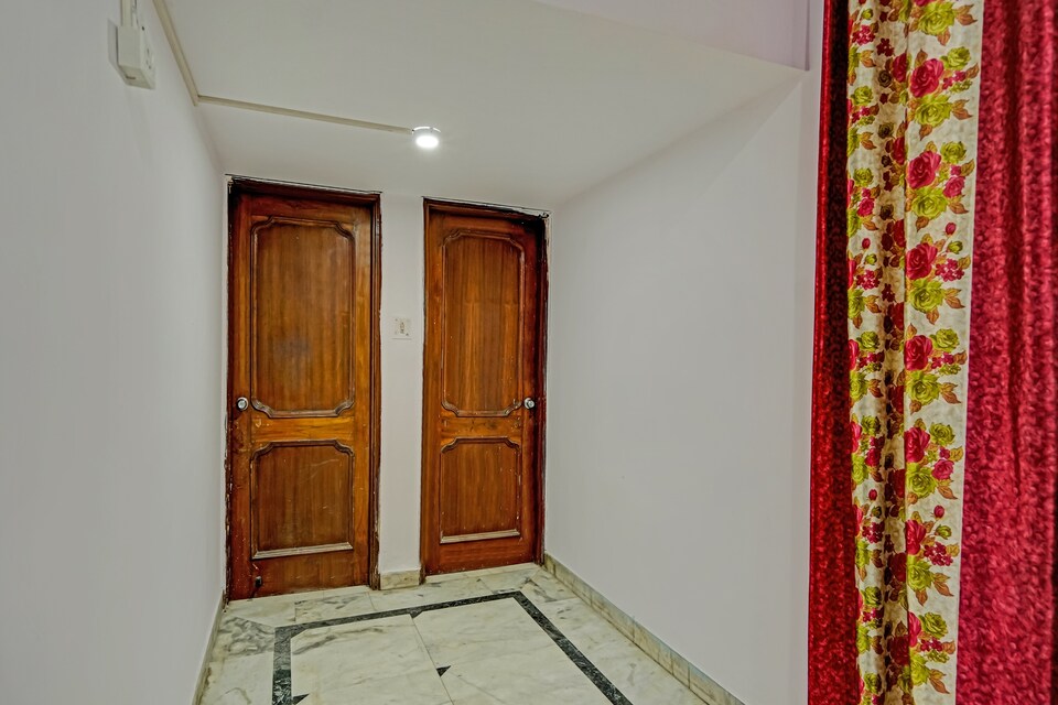 OYO Happy Home Near Iskcon Temple Noida, Noida Stadium, Noida