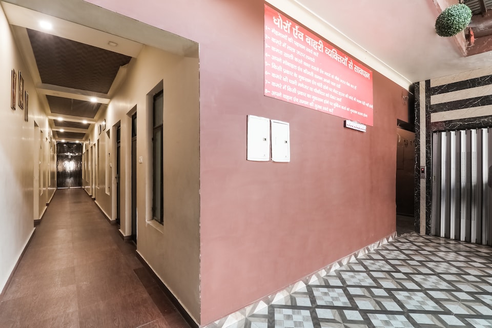 Hotel O Samrat, Govind Nagar Kanpur, Kanpur