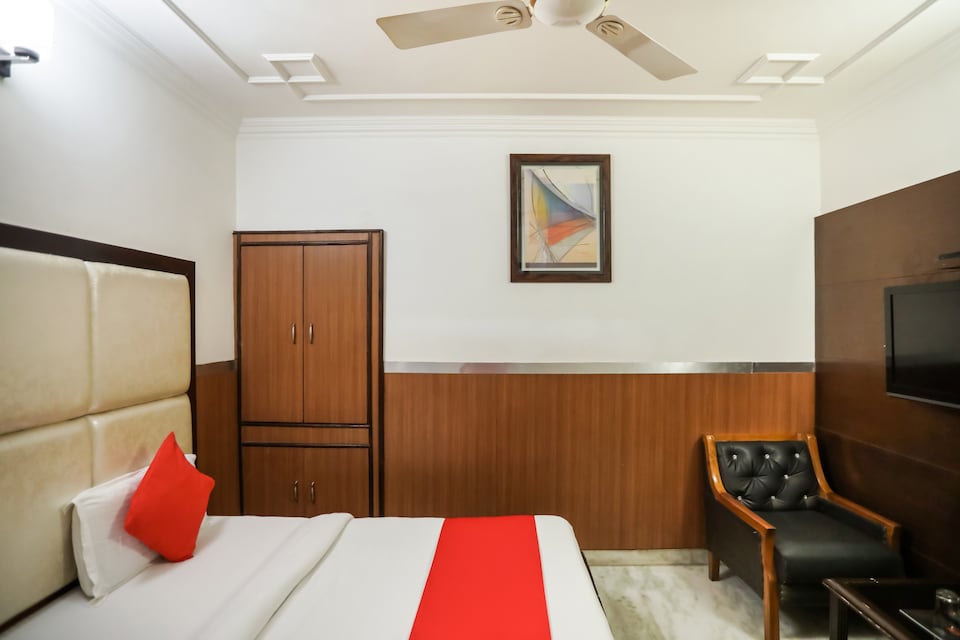 OYO 75214 Cadila Inn, Airport Delhi, Delhi Transit