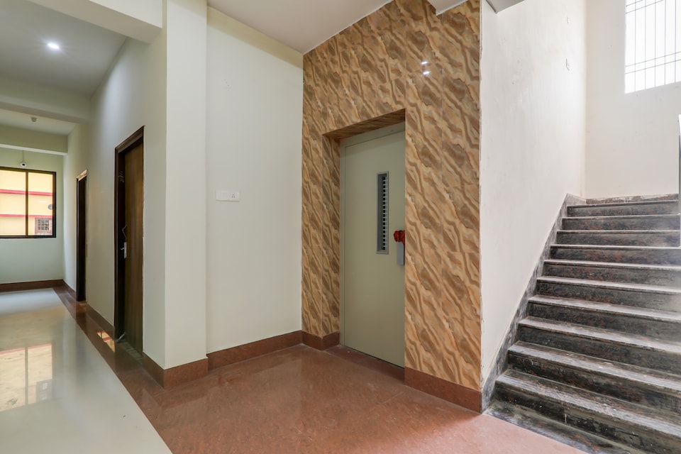 Super Hotel O by OYO Navya Grand, Kankarbagh Patna, Patna