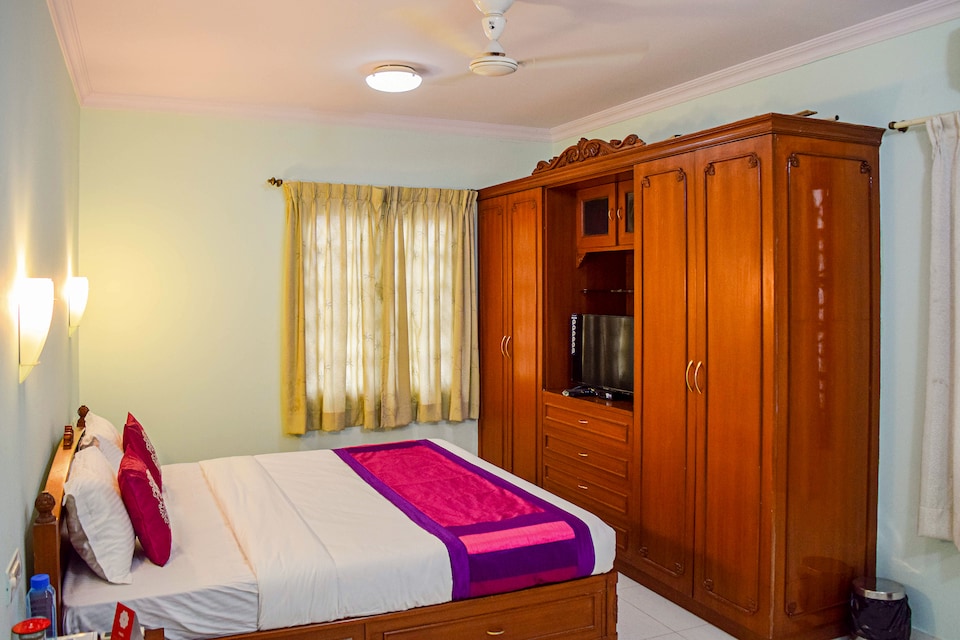 OYO 6333 EGL, Majestic Bangalore, Bangalore