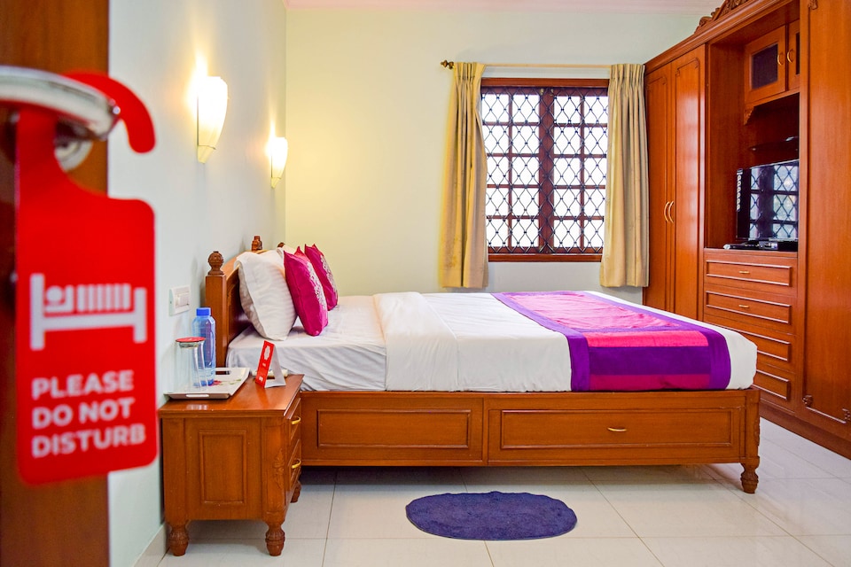 OYO 6333 EGL, Majestic Bangalore, Bangalore