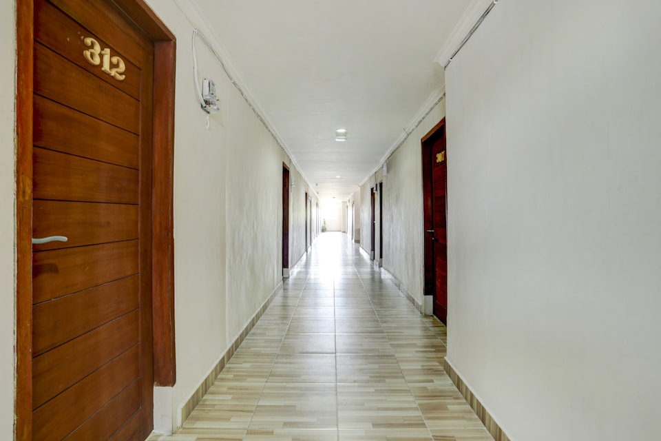 OYO 3950 The Ratna Hotel, Legian, Bali