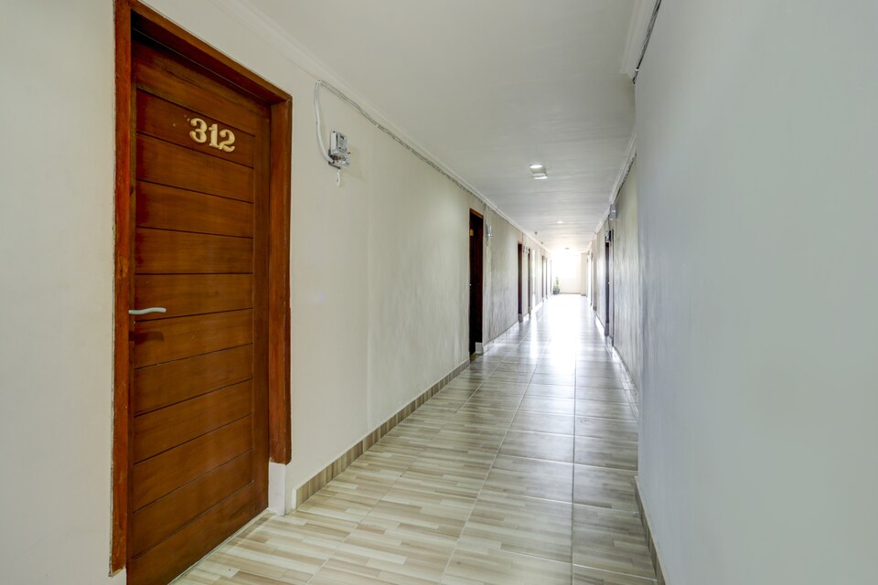 OYO 3950 The Ratna Hotel, Legian, Bali