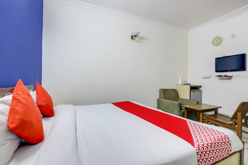 OYO 75234 Batra Holiday Home, Nizamuddin Delhi, Delhi