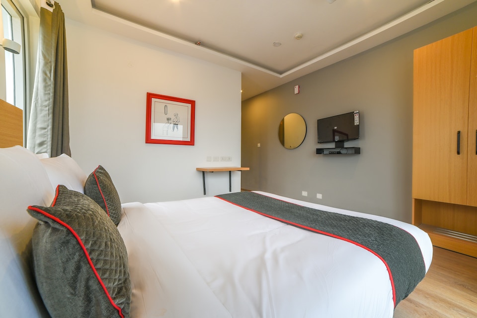 OYO Townhouse 175 Pure Stays Near Airport Near Chennai International Airport Metro Station, Airport Chennai, Chennai