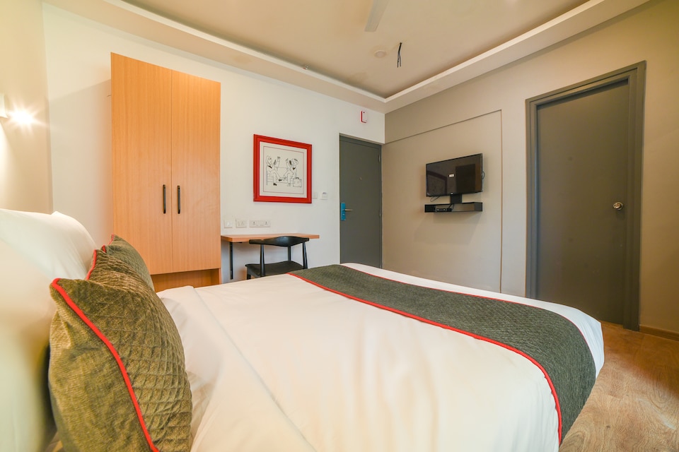 OYO Townhouse 175 Pure Stays Near Airport Near Chennai International Airport Metro Station, Airport Chennai, Chennai