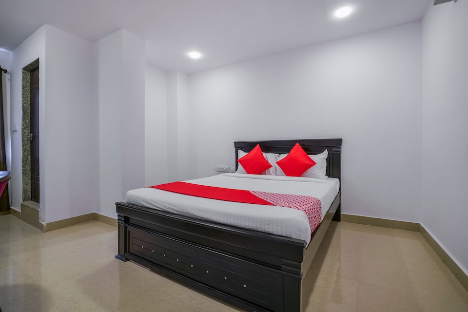 live under hyd2283, Charminar, Hyderabad