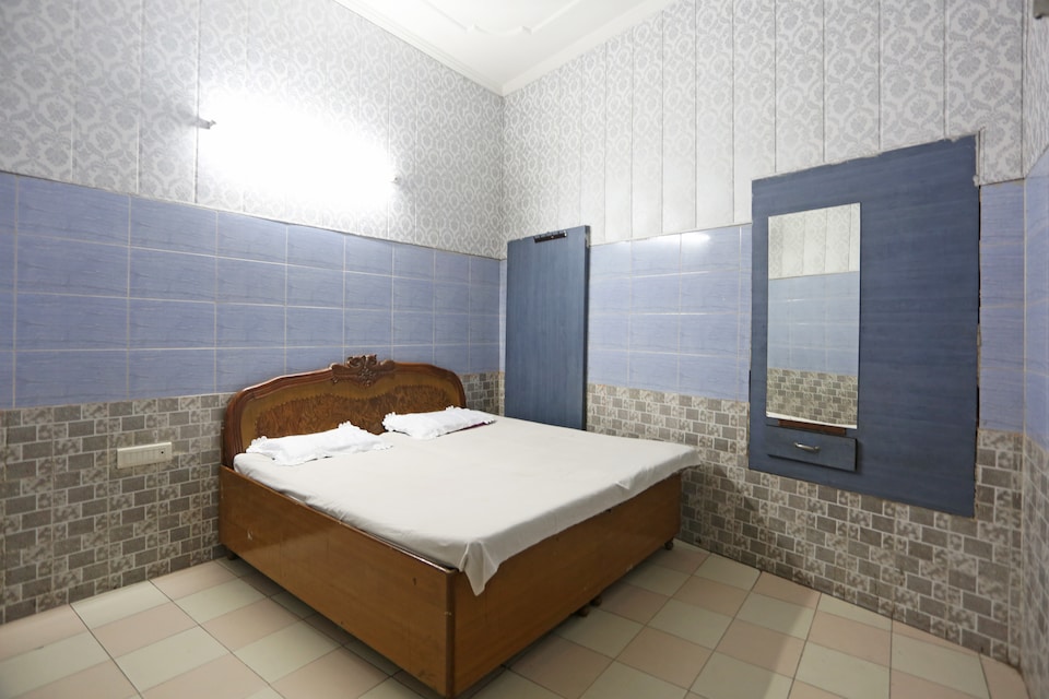 OYO 6335 near Golden Temple, Golden Temple Road Amritsar, Amritsar