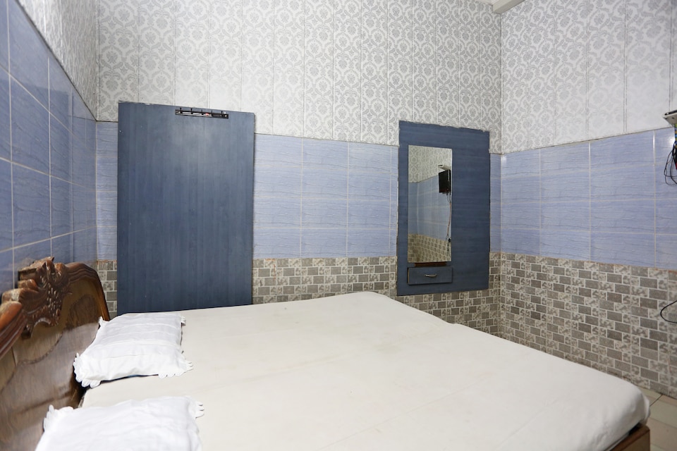 OYO 6335 near Golden Temple, Golden Temple Road Amritsar, Amritsar