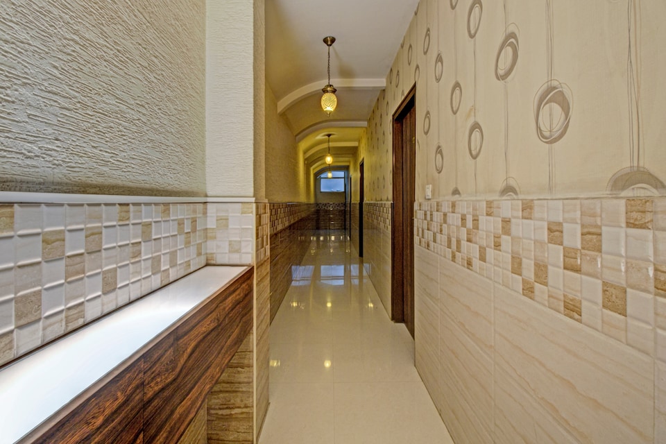 Hotel O Royal Shades, Indiranagar Extension Bangalore, Bangalore