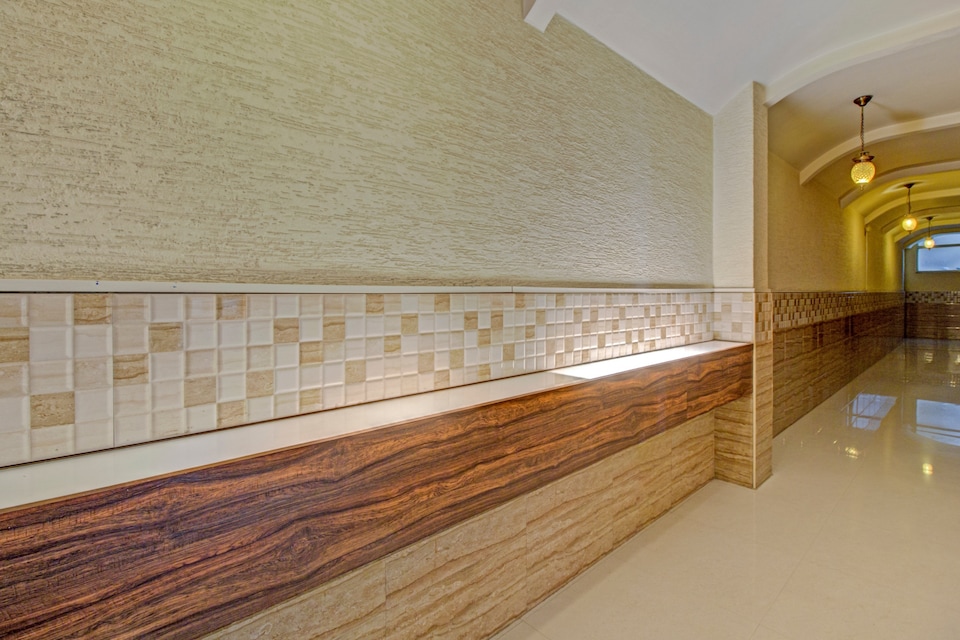 Hotel O Royal Shades, Indiranagar Extension Bangalore, Bangalore