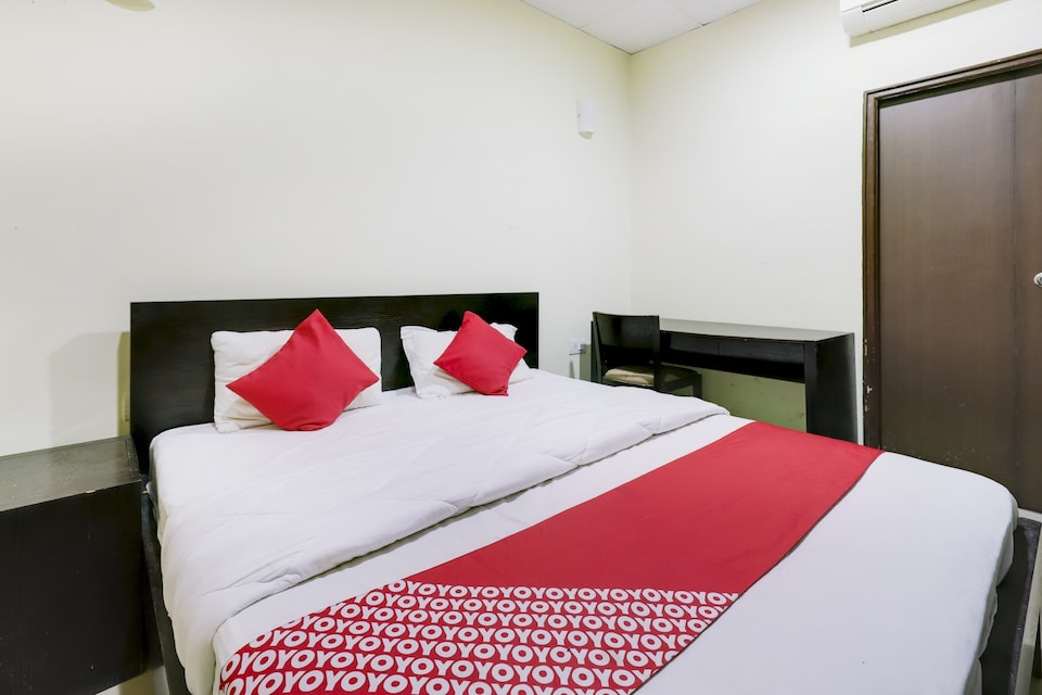 OYO 75245 Honest Resort, Railway station Bharuch, Bharuch