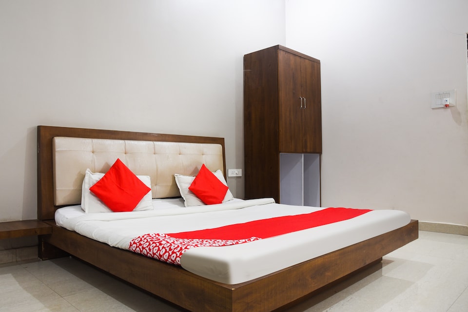 OYO 75258 Village The Malgudi, MP Nagar Bhopal, भोपाल