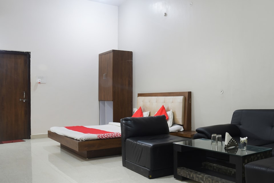 OYO 75258 Village The Malgudi, MP Nagar Bhopal, भोपाल