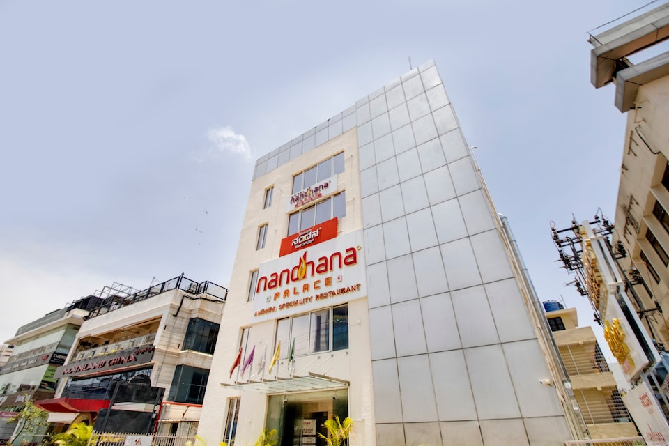 CAPITAL O75271 Nandhana Hometel, Indiranagar Bangalore, Bangalore