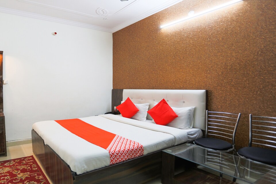 OYO 75275 Aradhya Inn, Gomti Nagar Lucknow, Lucknow