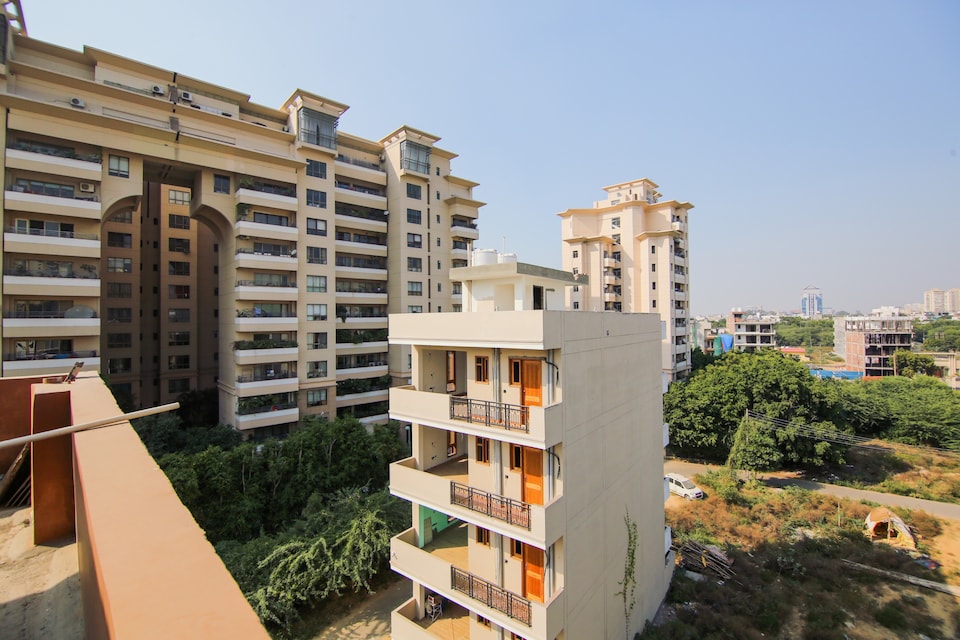 OYO 75277 Sunshine Inn, Golf Course Road, Gurgaon