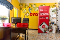 OYO 75303 V Home Guesthouse Sunday Night Market