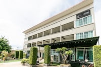 OYO 75305 T Park Pak Chong